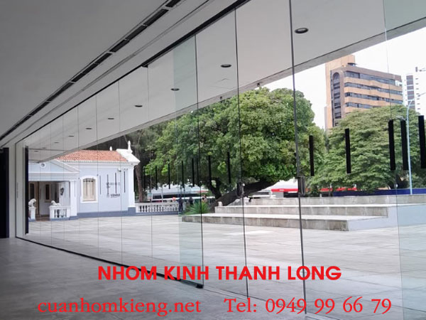 vach-kinh-cuong-luc-mat-tien