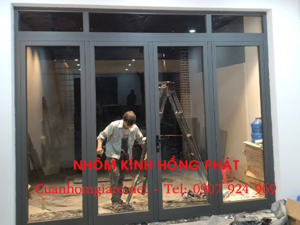 sua-cua-nhom-kinh-quan-tan-phu